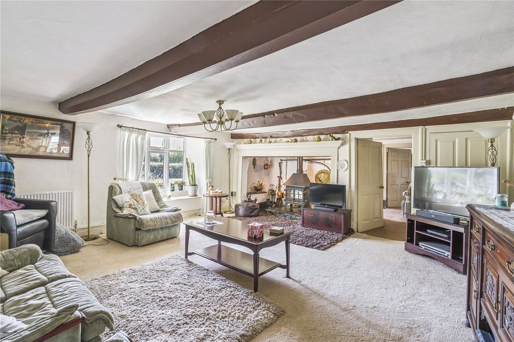 Property photo 2 of 17 Sitting Room