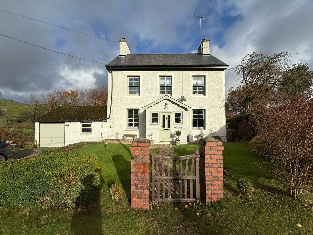 Property photo 1 of 50