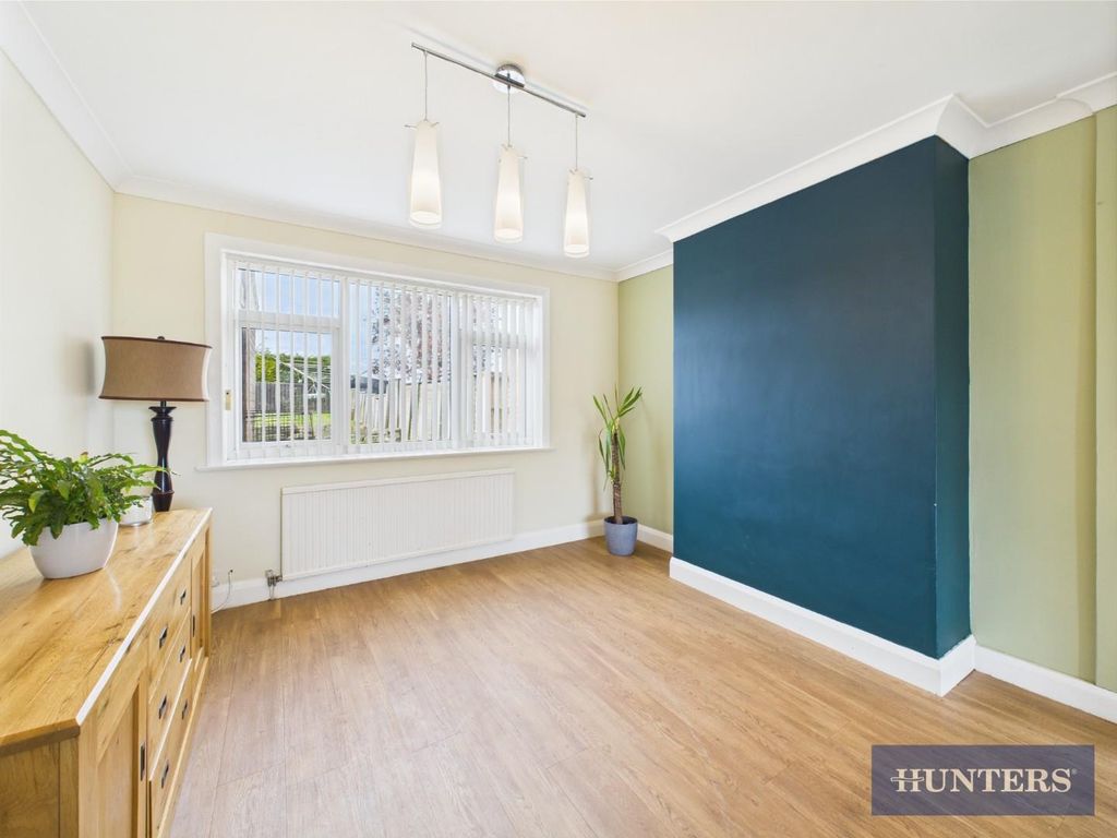 Property photo 3 of 19 Dining Area