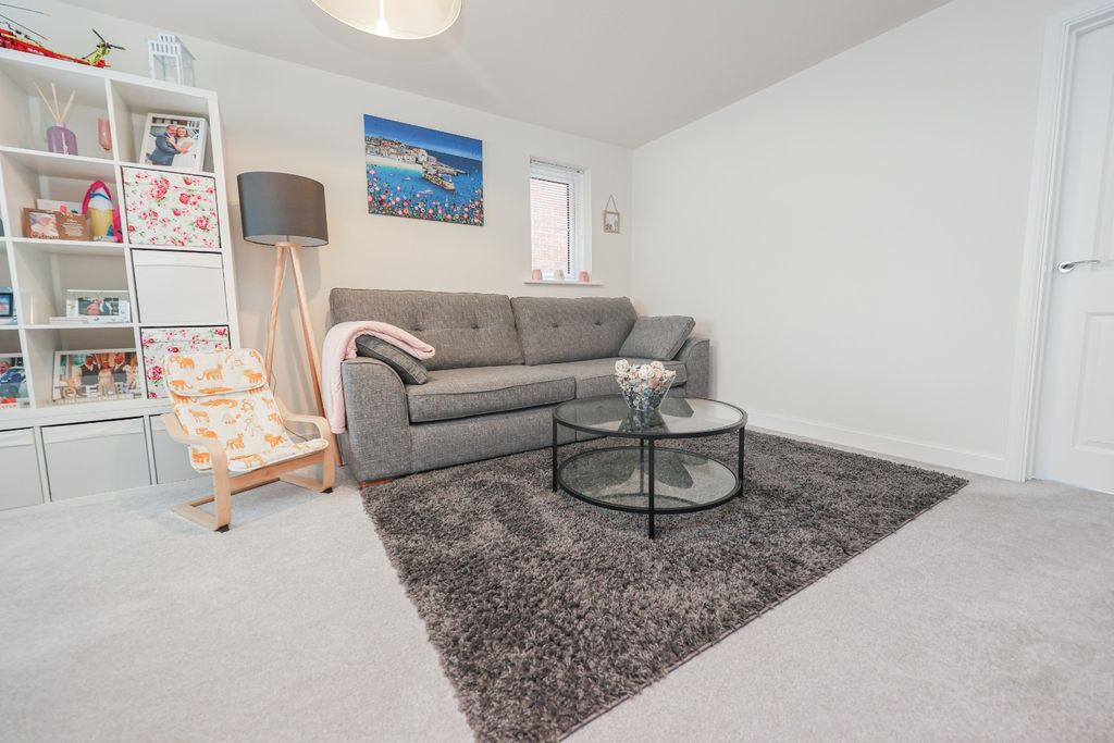 Property photo 3 of 21 4509774