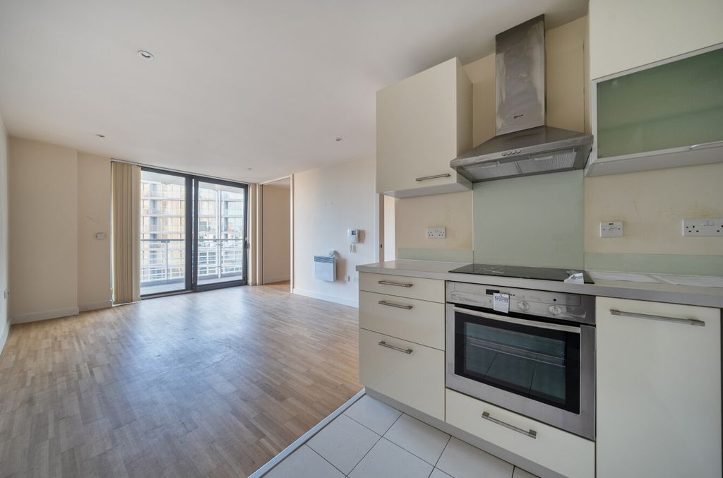 Property photo 2 of 15 1405460-3-697A1E7...