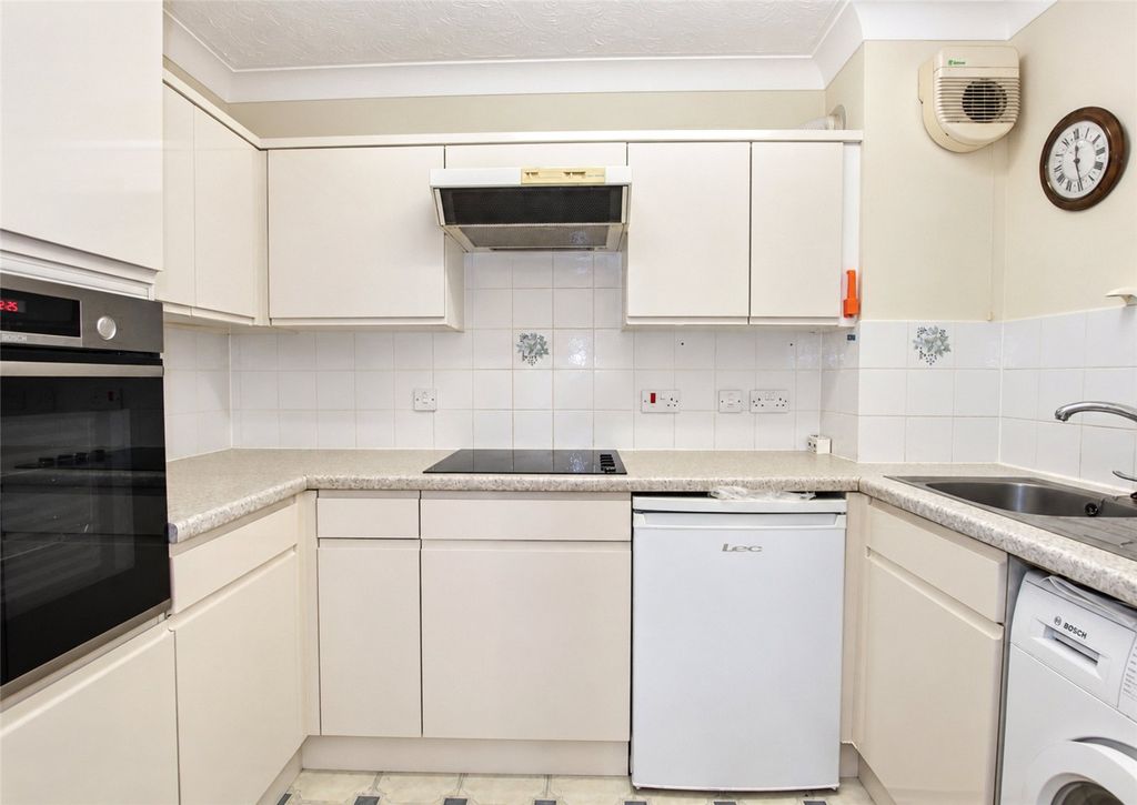 Property photo 3 of 10 Picture No. 11
