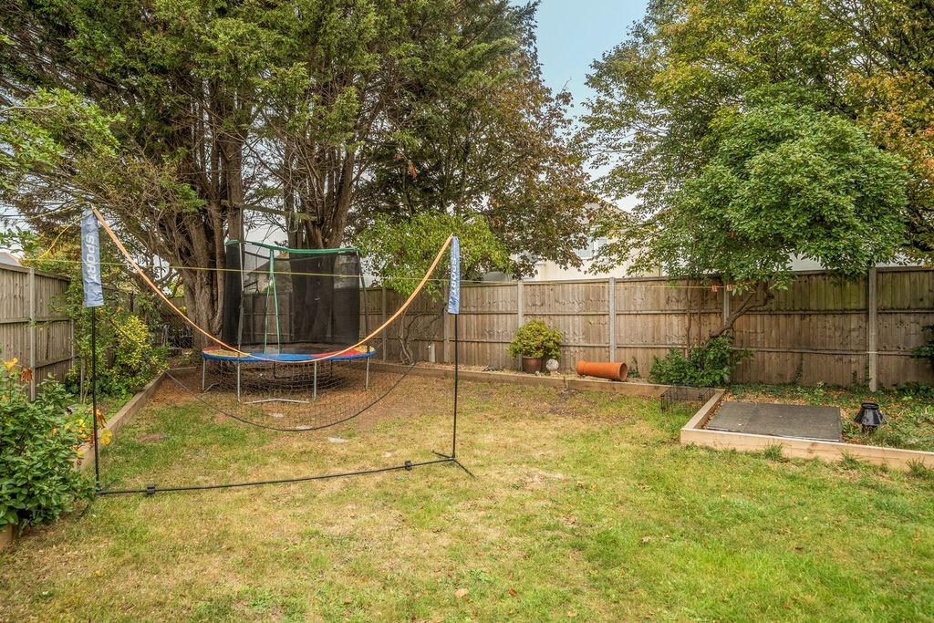 Property photo 3 of 25