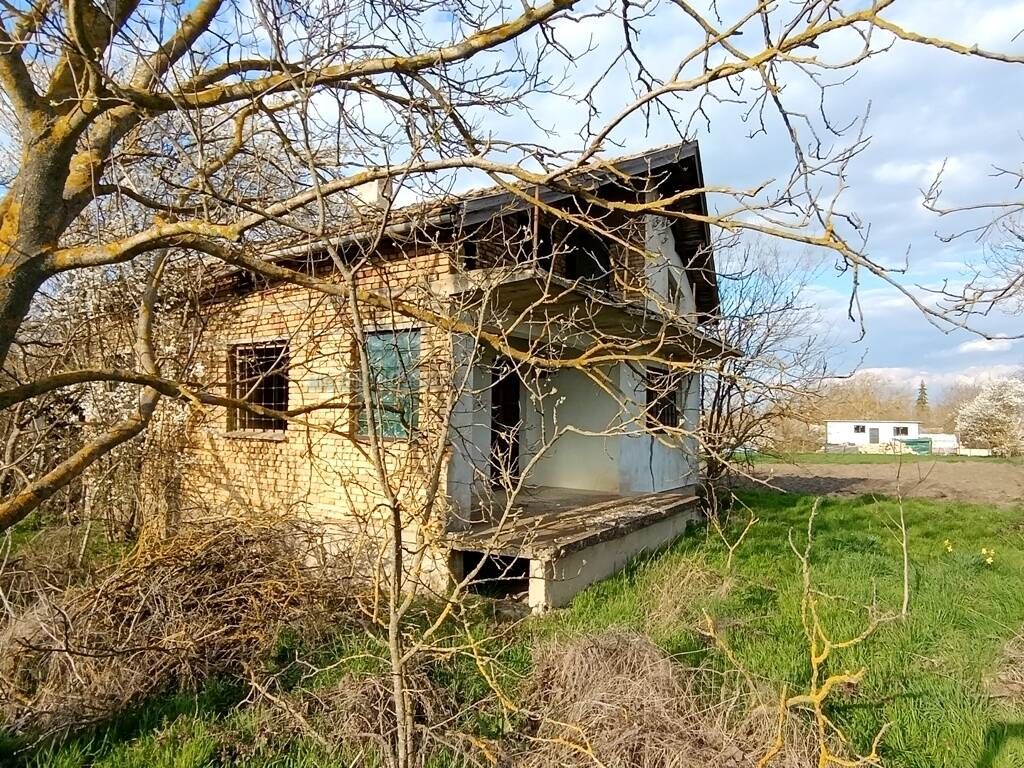 Property photo 1 of 5