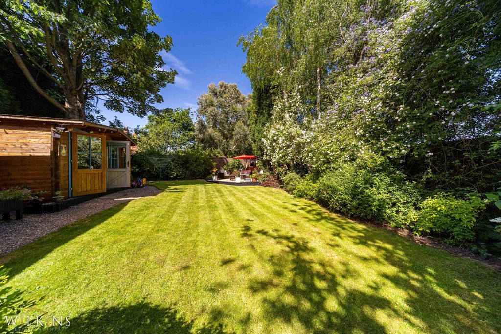 Property photo 2 of 33 Photograph