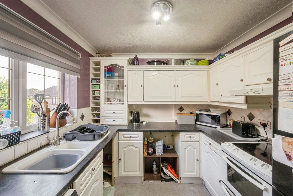 Property photo 3 of 24