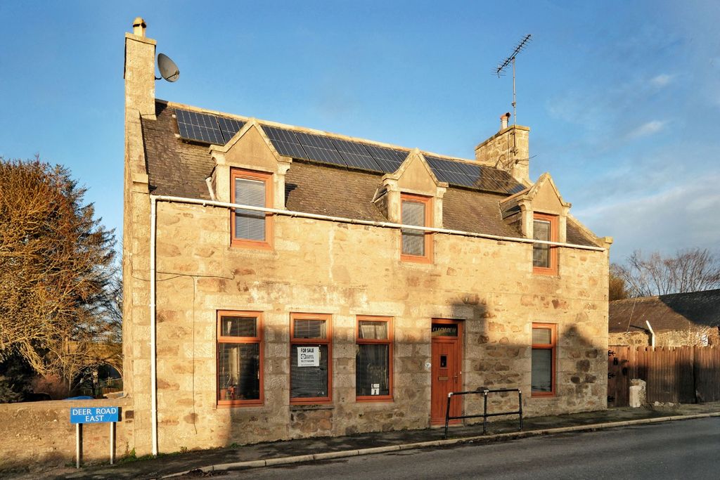 Property photo 2 of 27