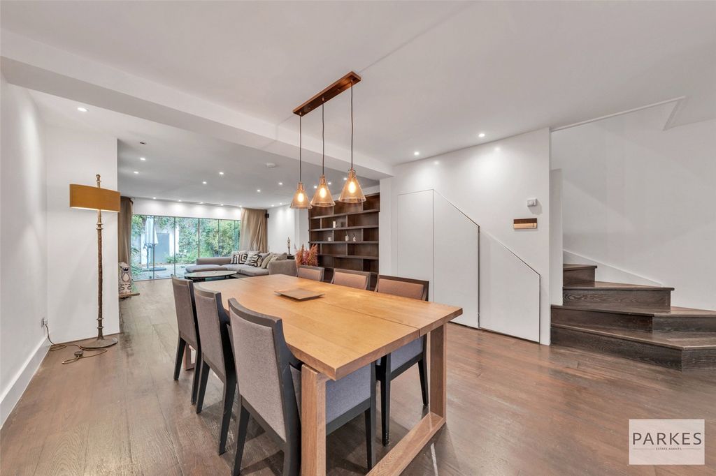 Property photo 2 of 19 Picture No. 11