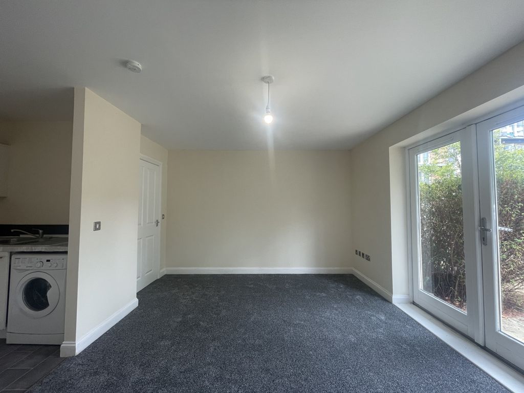 Property photo 3 of 12 Gallery