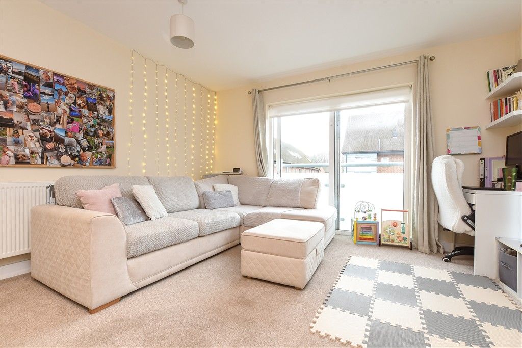 Property photo 3 of 9 Kitchen Lounge/Dining