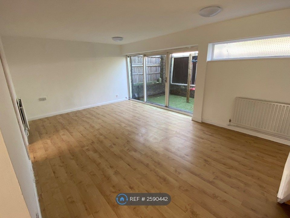 Property photo 3 of 22 Living Room