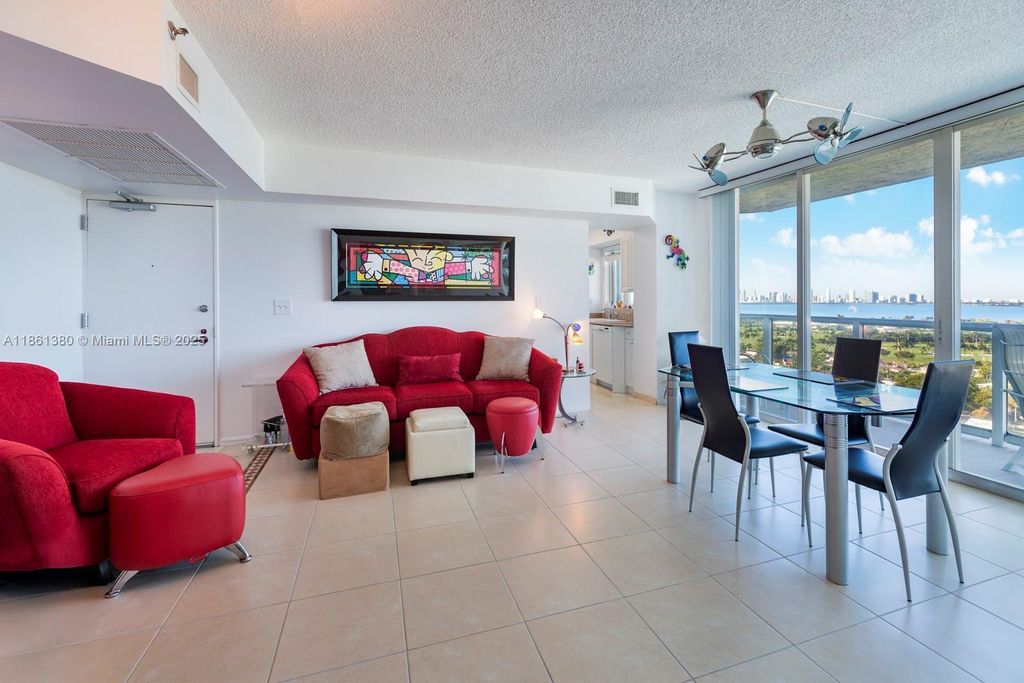 Property photo 2 of 19 <Alttext/>
