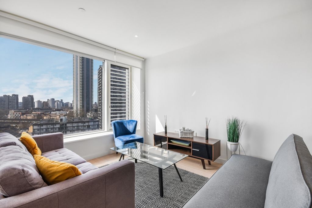 Property photo 2 of 9 Living Area