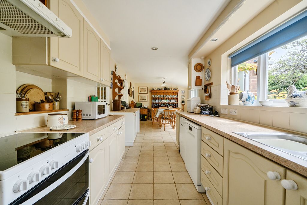 Property photo 3 of 26 1465700-16-6A1840...
