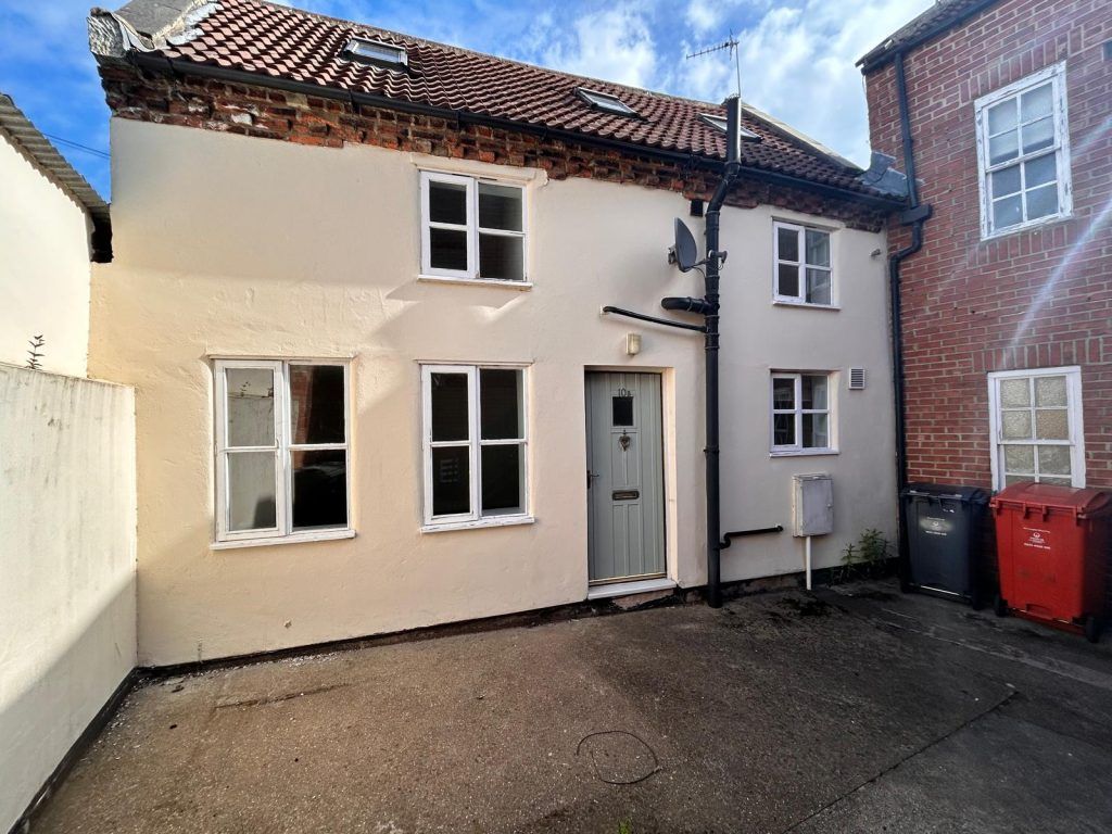 Property photo 2 of 14