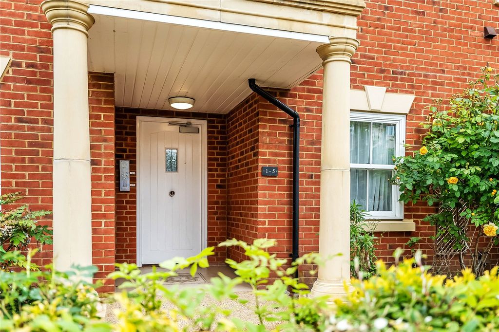 Additional image 19 of 3 bed flat for saleWest Hill, Oxted, Surrey RH8