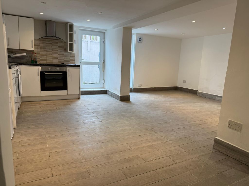 Property photo 2 of 3