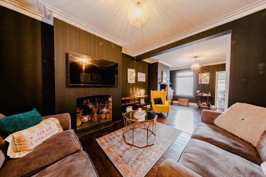 Property photo 2 of 26