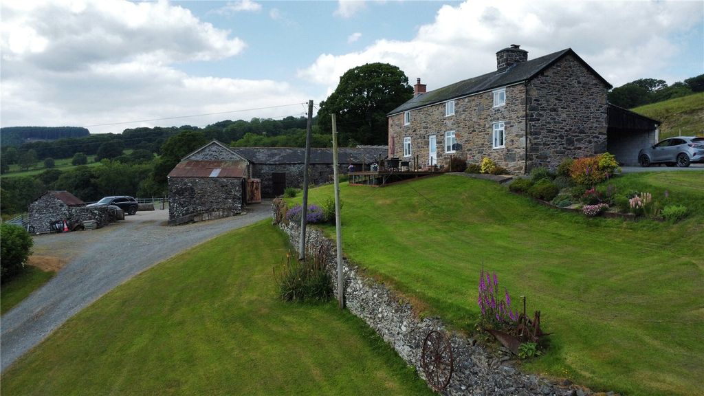 Property photo 2 of 27 Picture No. 03