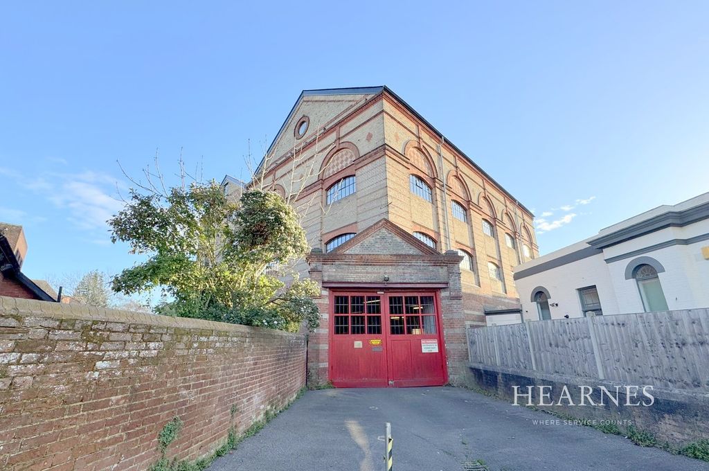 Property photo 1 of 10