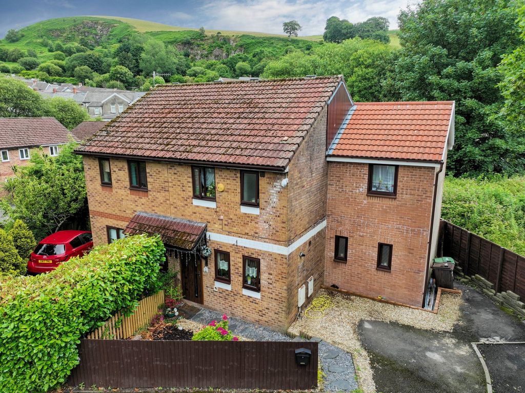 Property photo 3 of 24