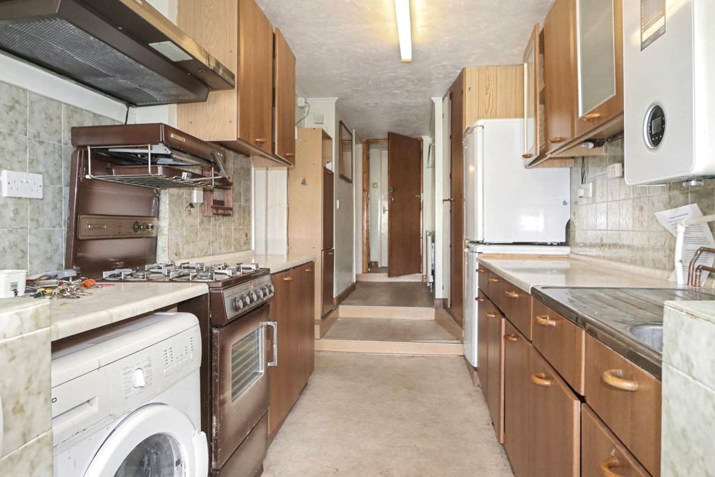 Property photo 3 of 9