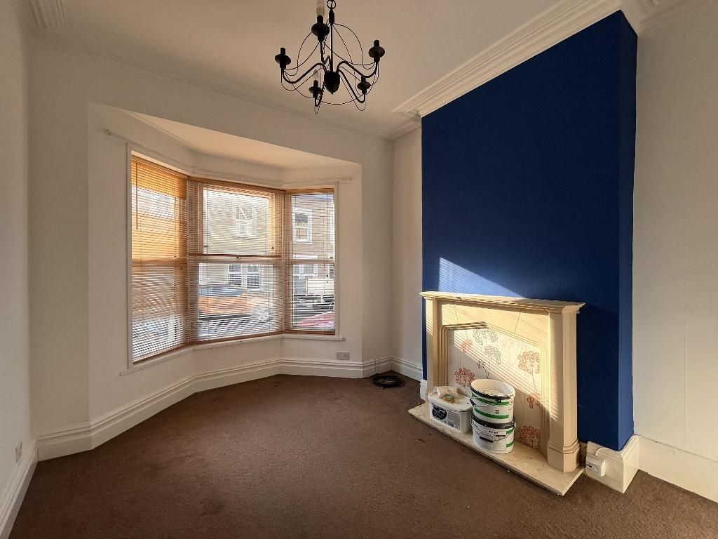 Property photo 2 of 10 Lounge