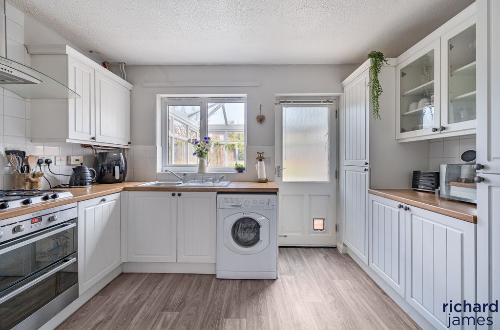 Property photo 1 of 18 Ffcea9c276E14374984294A30d09c5E7