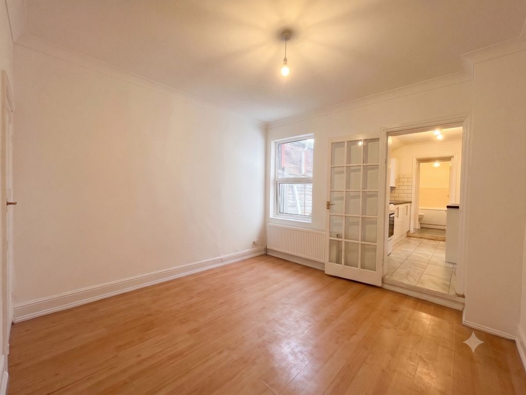 Property photo 3 of 10 5101982