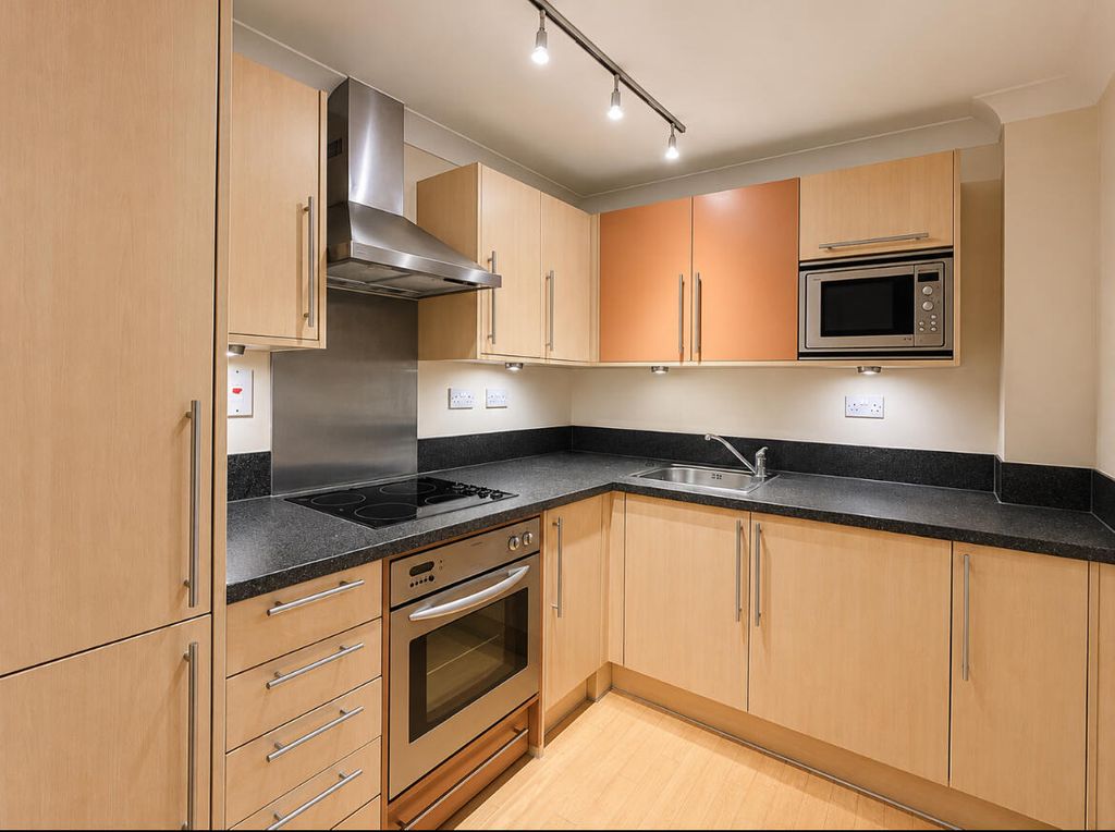 Property photo 2 of 9 Kitchen