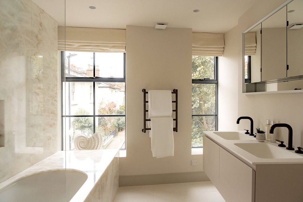 Property photo 3 of 6 Example Bathroom