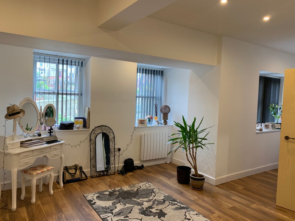 Property photo 2 of 5