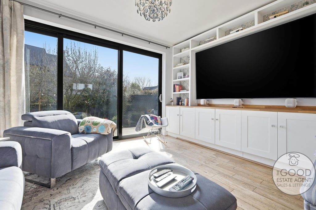 Property photo 2 of 18