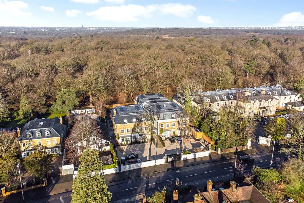 Property photo 3 of 8 Picture No. 17