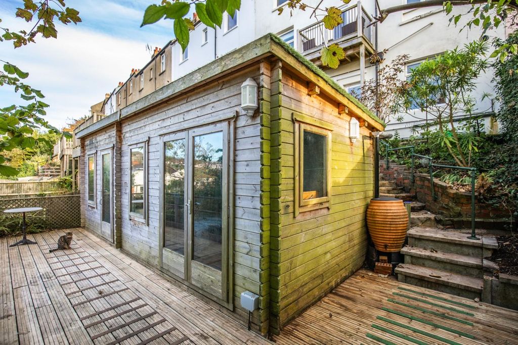 Property photo 2 of 15 Garden Studio & Office-12.Jpg