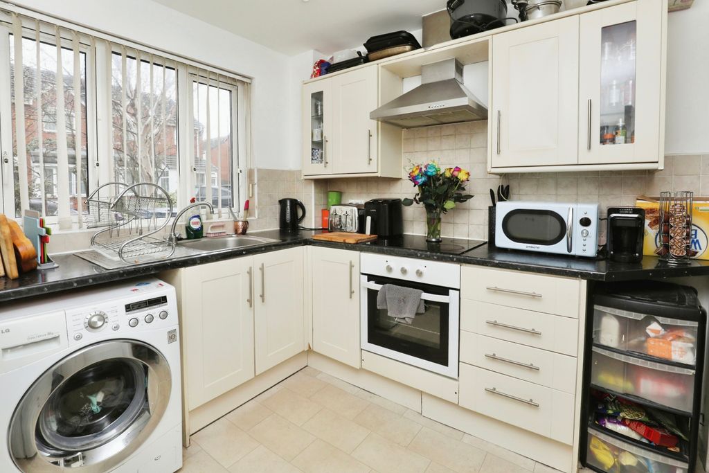 Property photo 3 of 15