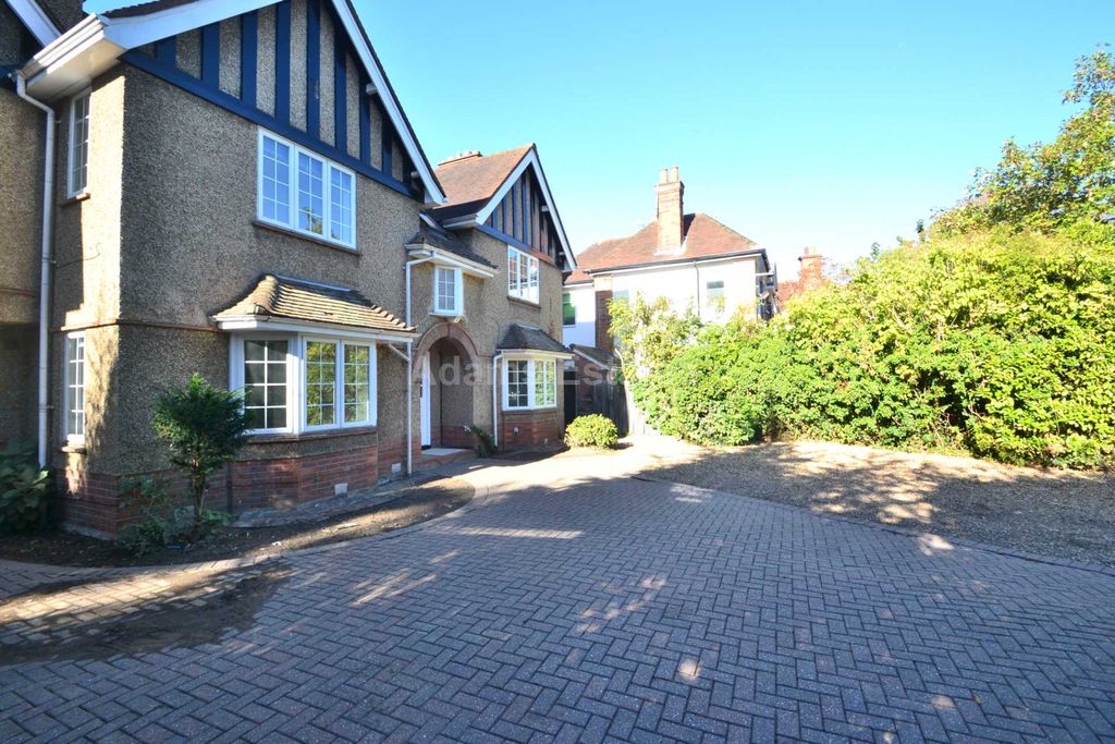 Property photo 2 of 21