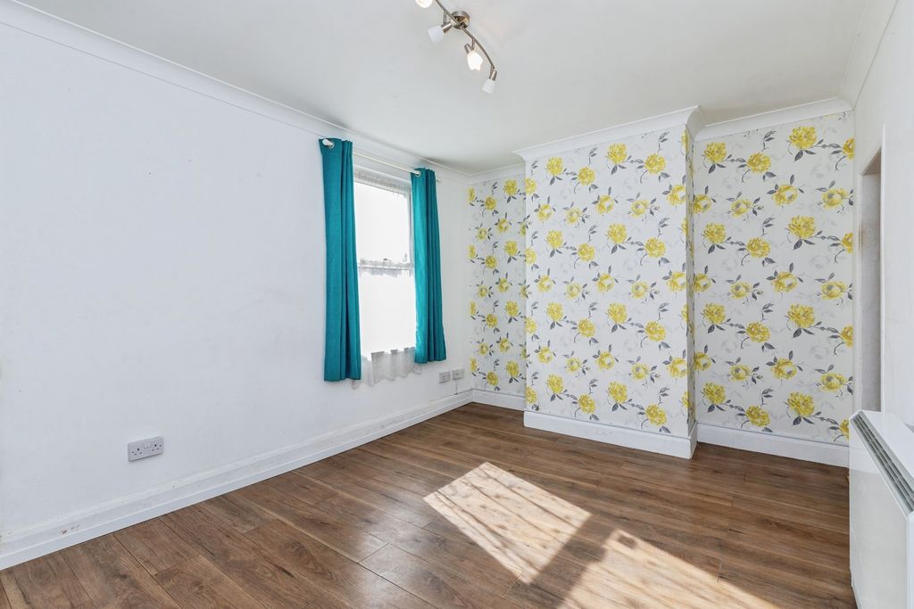 Property photo 2 of 19 Pbox-Img.Jpg