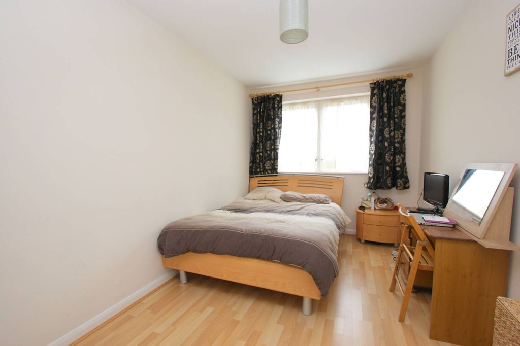 Property photo 3 of 4