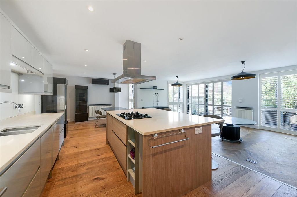 Property photo 1 of 25 Chandler House (20).Jpg