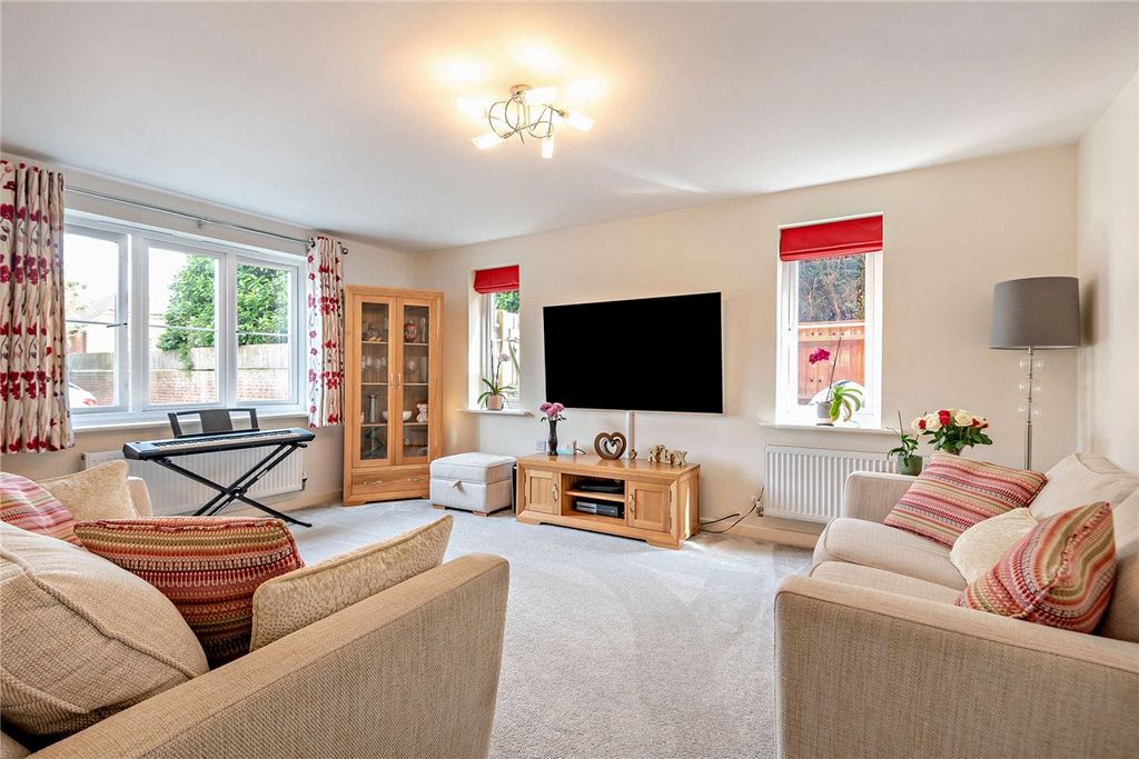 Property photo 2 of 17 Picture No. 38