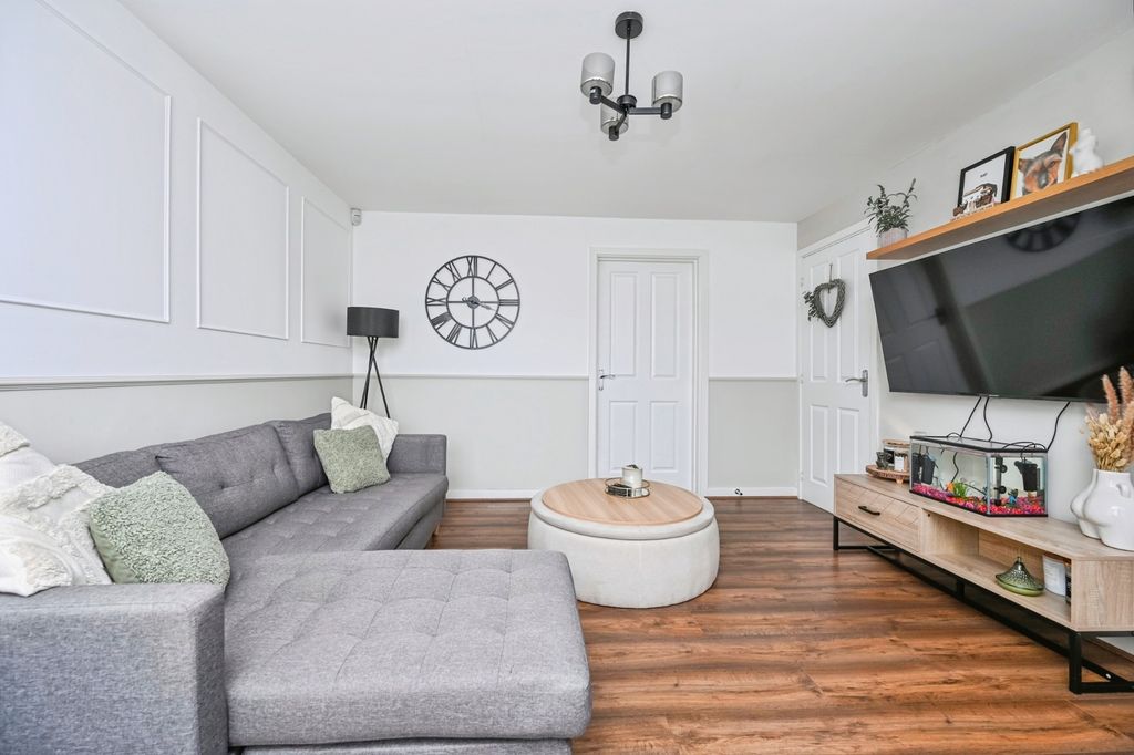 Property photo 2 of 20 Pbox-Img.Jpg