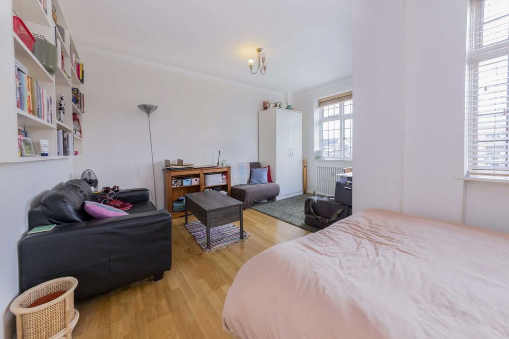 Property photo 2 of 5