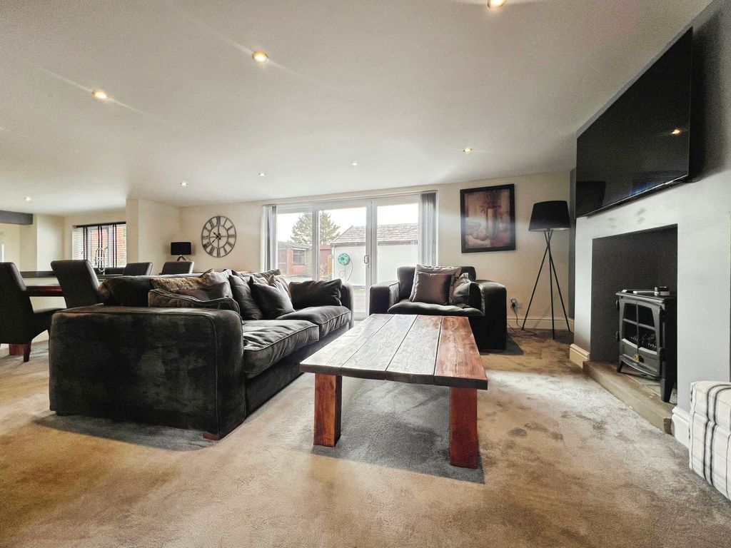 Property photo 2 of 46 Ground Floor Lounge Diner