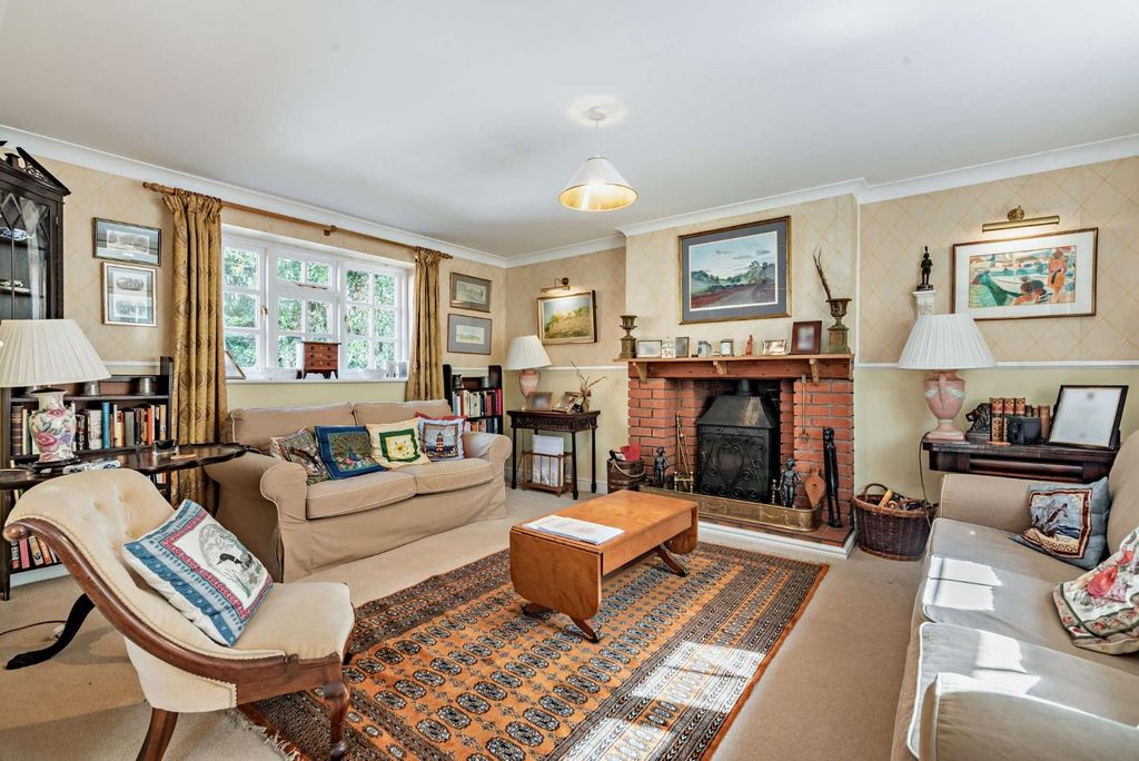 Property photo 2 of 25 8550850-Interior14-800.Jpg