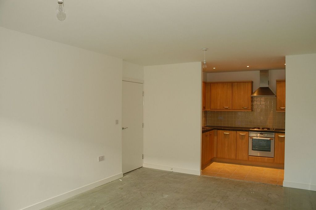 Property photo 3 of 6