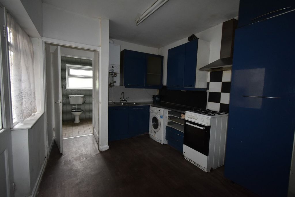 Property photo 3 of 10