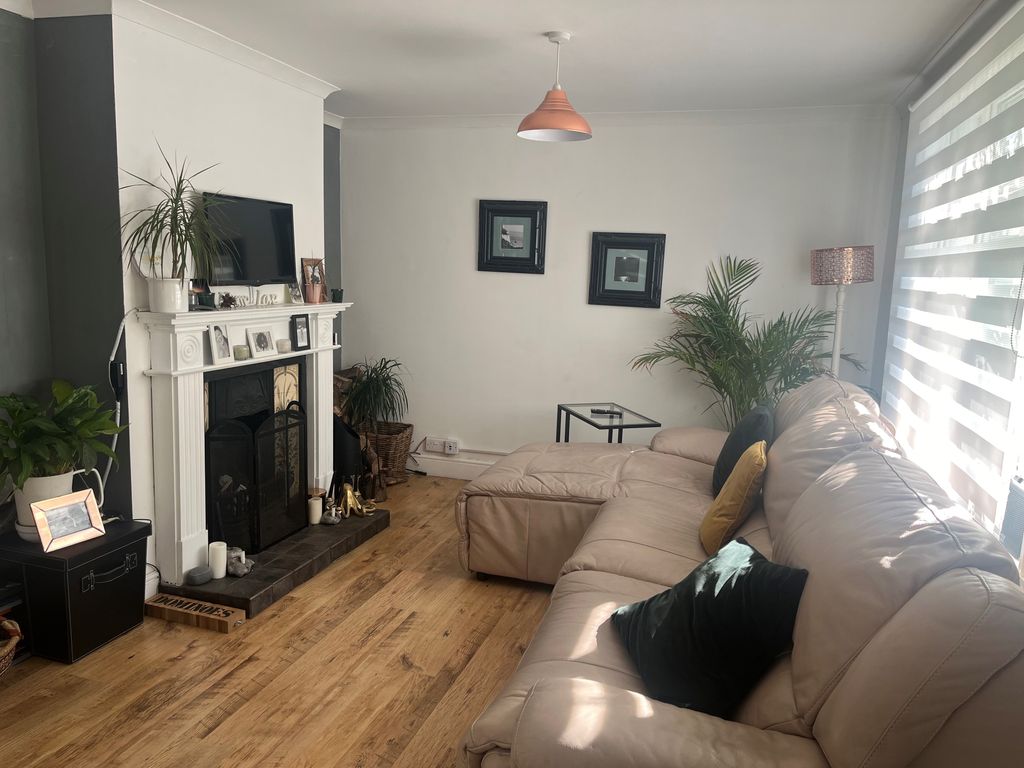 Property photo 2 of 9