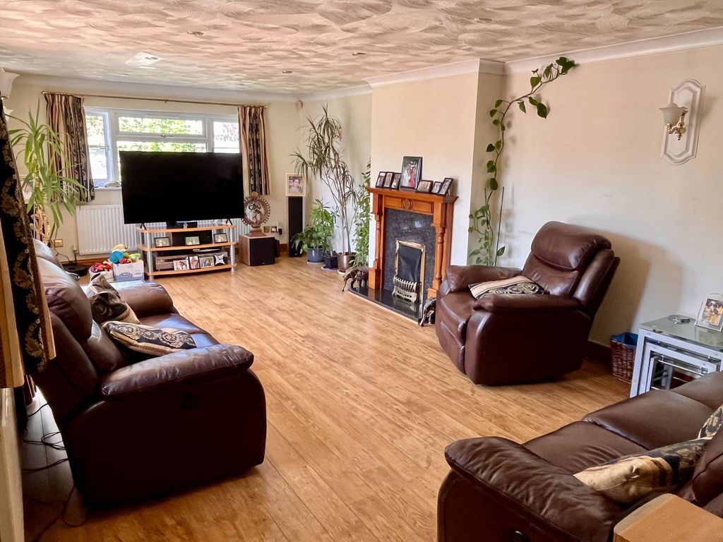 Property photo 2 of 22