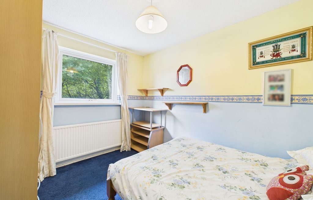 Property photo 1 of 5